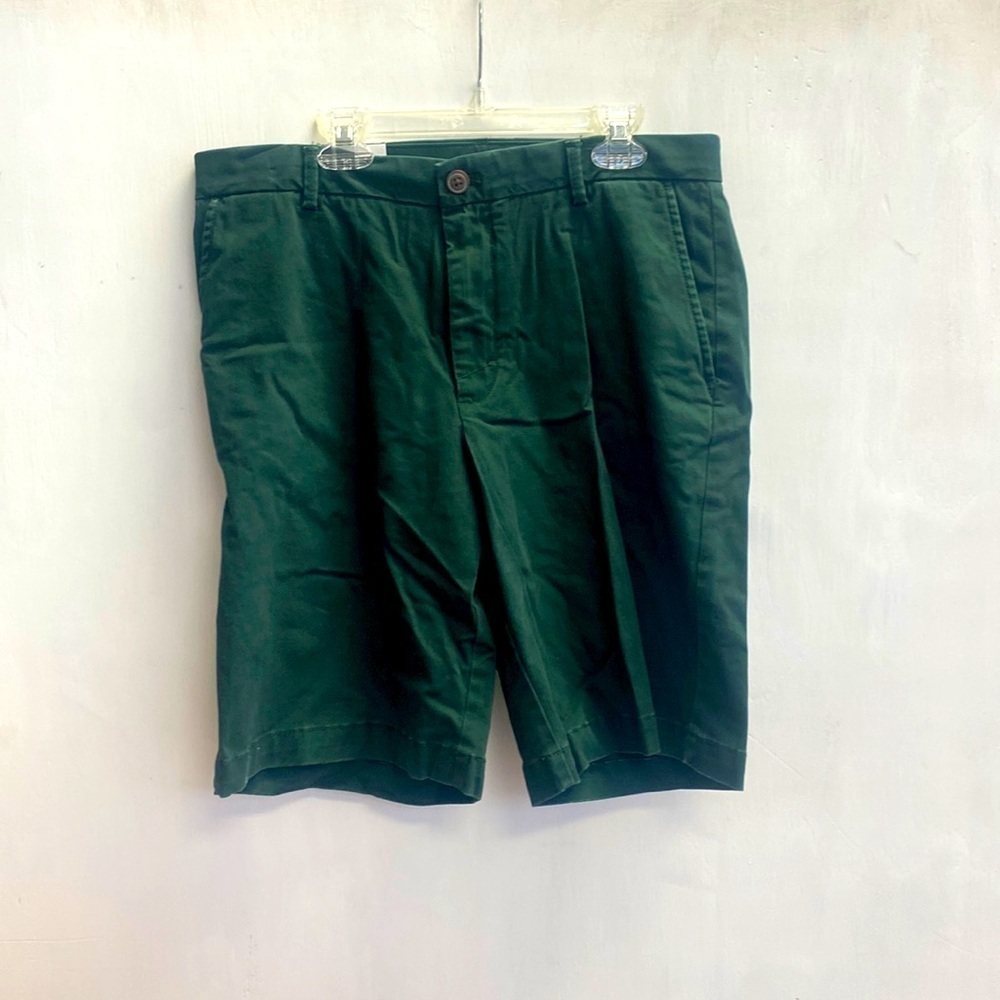 Izod saltwater shorts new with tags J-18